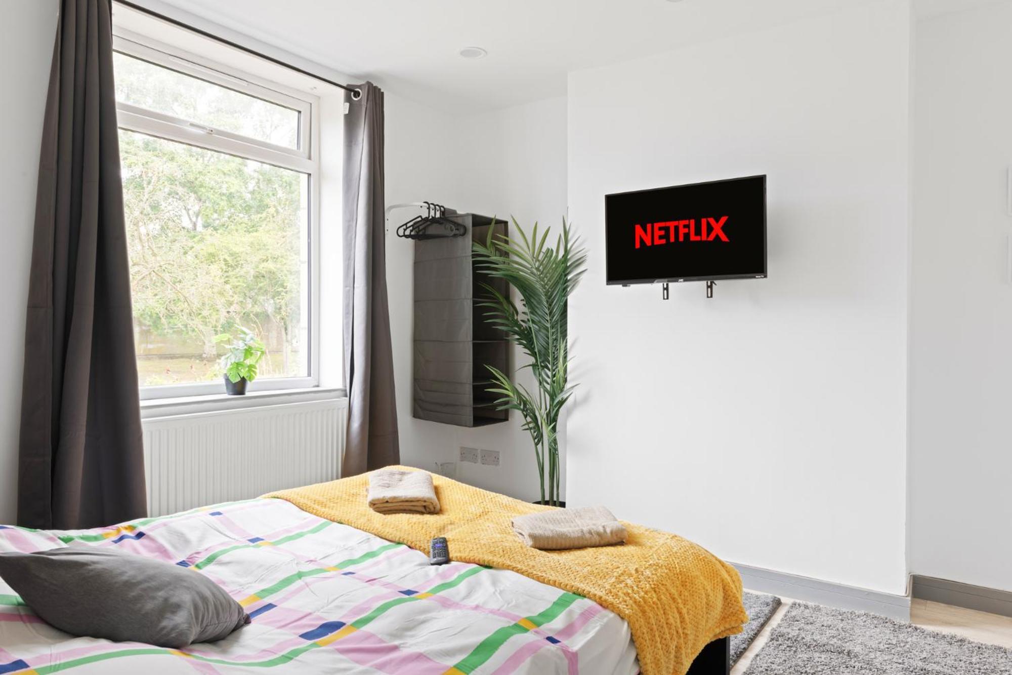 Stanion Luxurious 3 Bedroom Modern House Northamptonshire, Double, Twins, Single, Free Parking, Free Wi-Fi, Pets, Up To 8 Sleeps, 4 Smart Tvs Корби Екстериор снимка